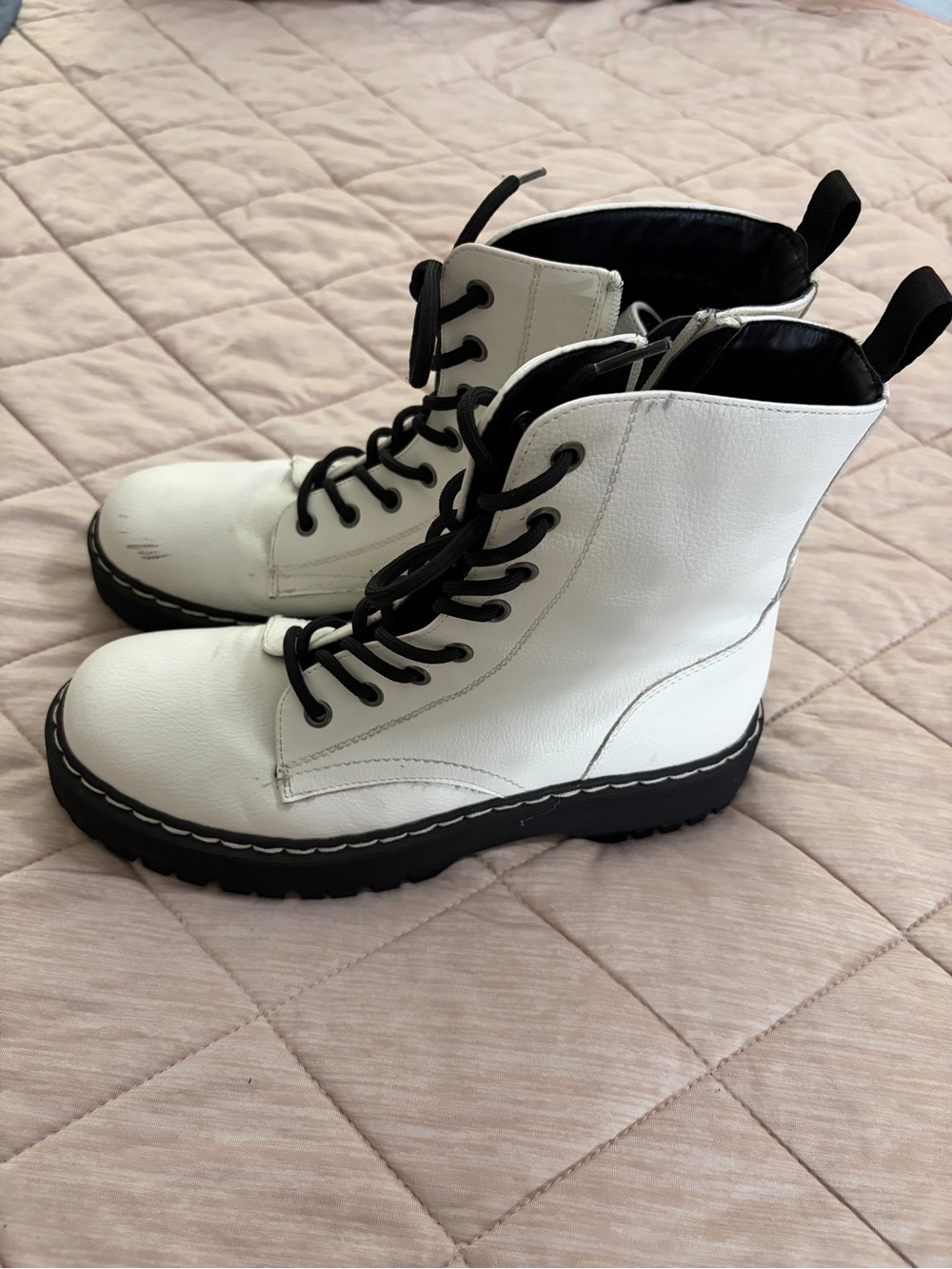 Sincerely Jules White Combat Boots with Black Sole and Laces